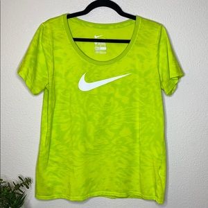 Nike Athletic Cut Women’s Scoop Neck Tee XL